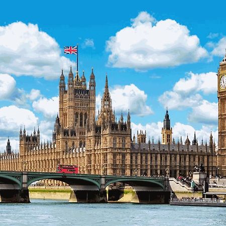 Staylondon - Sleeps 6 With Free Parking - Tourist, Concerts & Matches Exterior photo