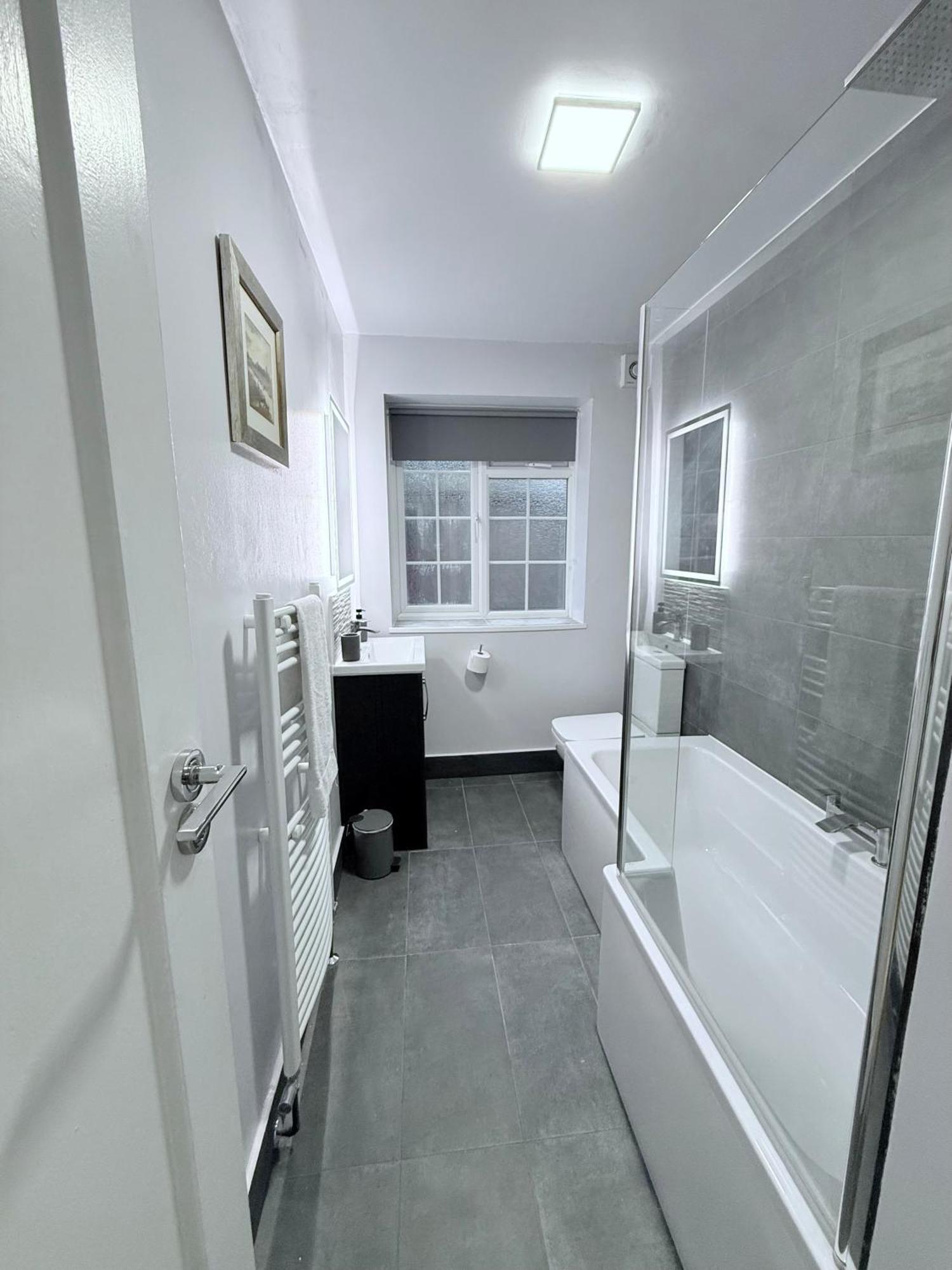 Staylondon - Sleeps 6 With Free Parking - Tourist, Concerts & Matches Exterior photo